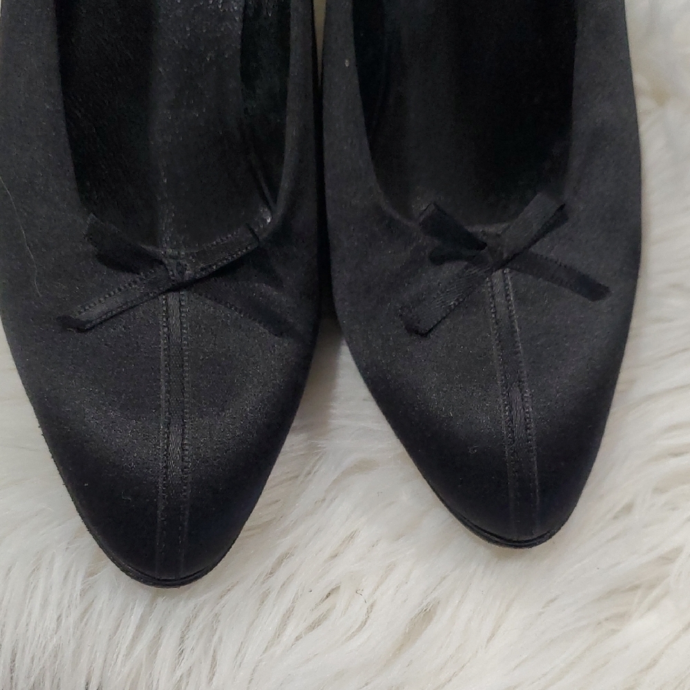 Fendi Black Satin Feel Kitten Heel with Pointed Toe Size 7.5 - Picture 12 of 15